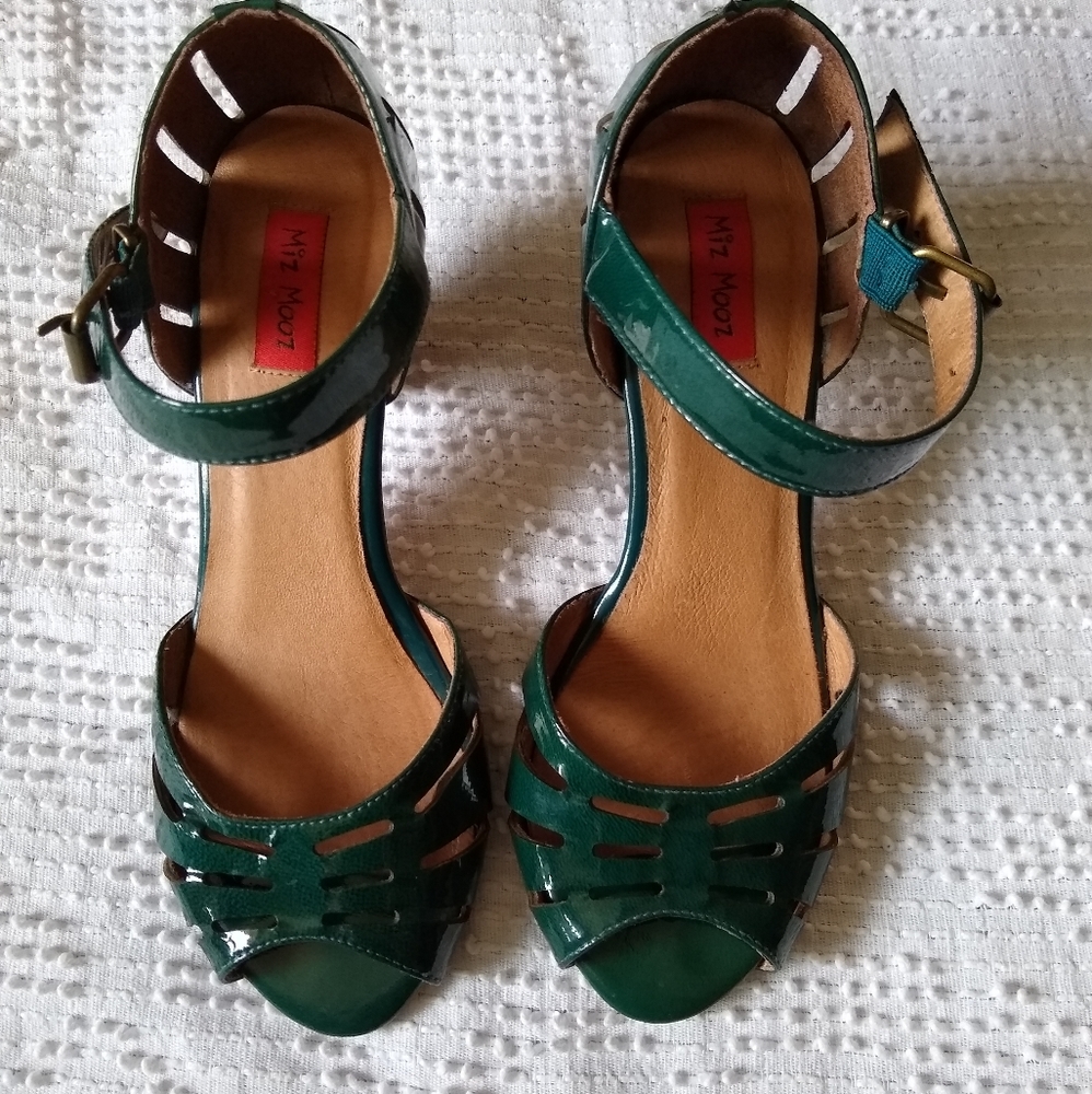 Miz Mooz Full House Patent Heels Size 6